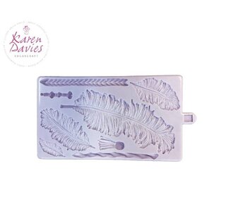 Karen Davies Karen Davies feathers veren mal