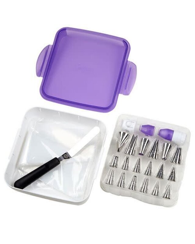 wilton Wilton Deluxe Decorating Set/46