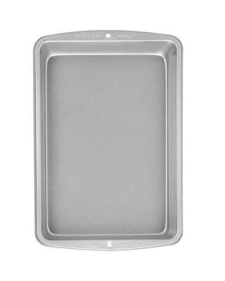 wilton Recipe Right® Oblong Cake Pan 33 x 22,9cm