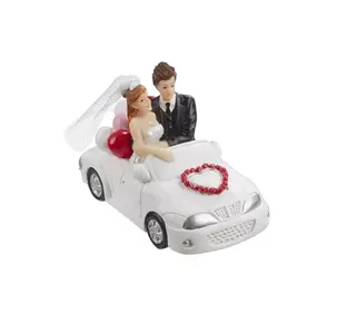 Taarttopper Bruidspaar in Auto Polystone 10x5,5cm