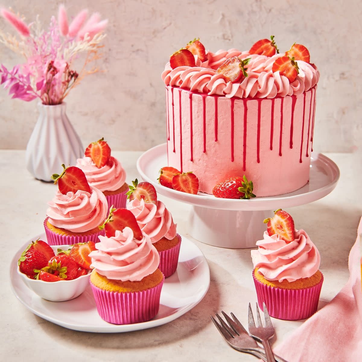 Funcakes Mix for Enchanted Cream® Strawberry 450g (Aardbei)