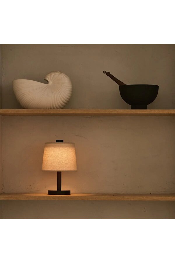 Rover donkerbruine houten lamp – oplaadbare, draadloze en dimbare lampenkap