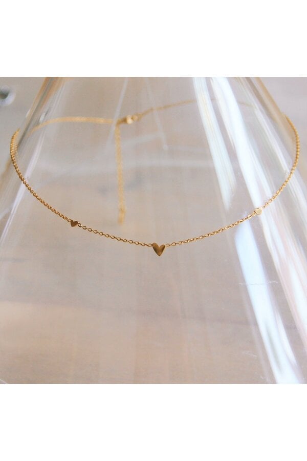 Feine Halskette aus Edelstahl mit 3 Mini-Herzen – Gold
