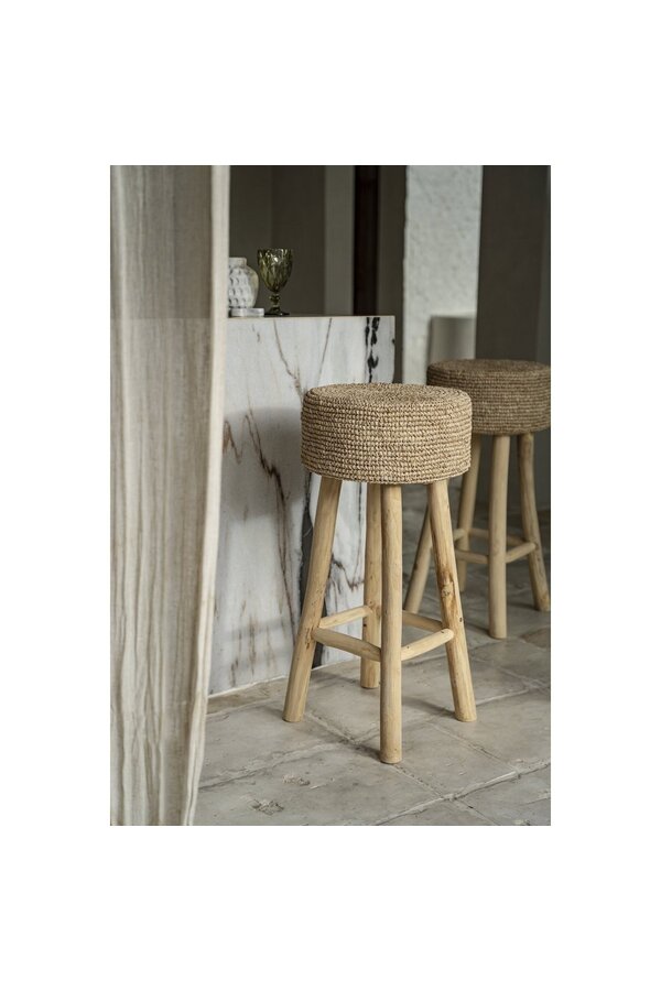 Le tabouret de bar en raphia