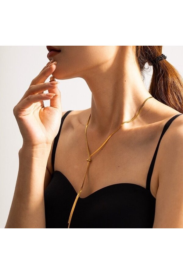 Collana estraibile minimalista con catena a spina di pesce