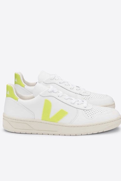 veja esplar se white petale berry