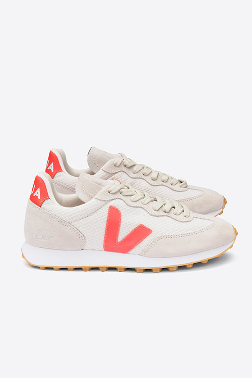 veja esplar se white petale berry