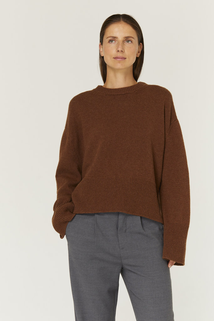 Gris Sartre Sweater