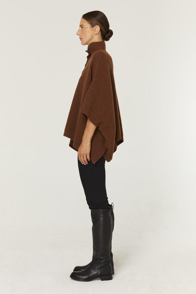 Gris Honore cape