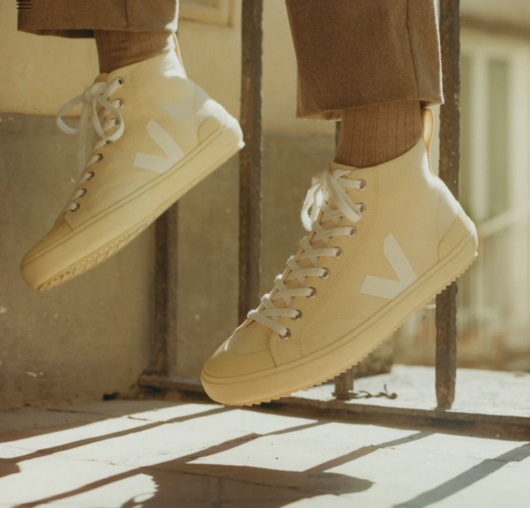 Veja Nova Canvas Sneaker