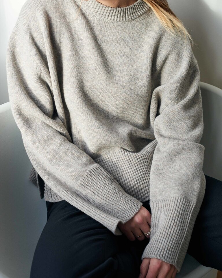 Gris Sartre Sweater