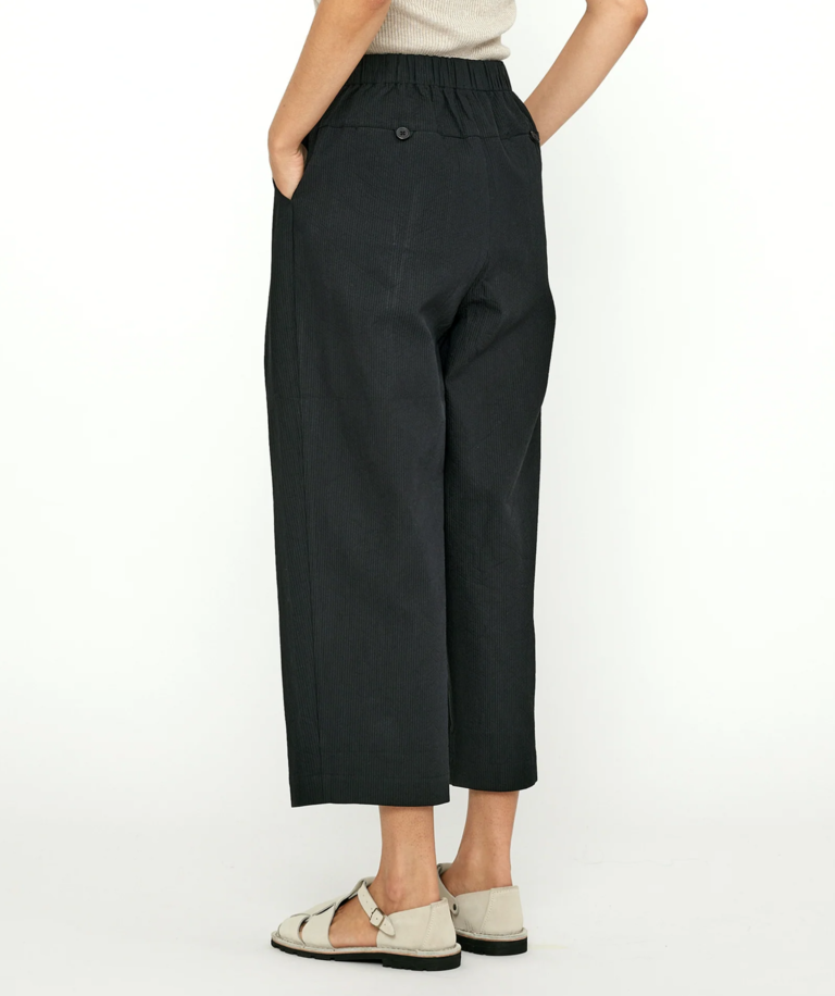 7115 Pleated Trouser