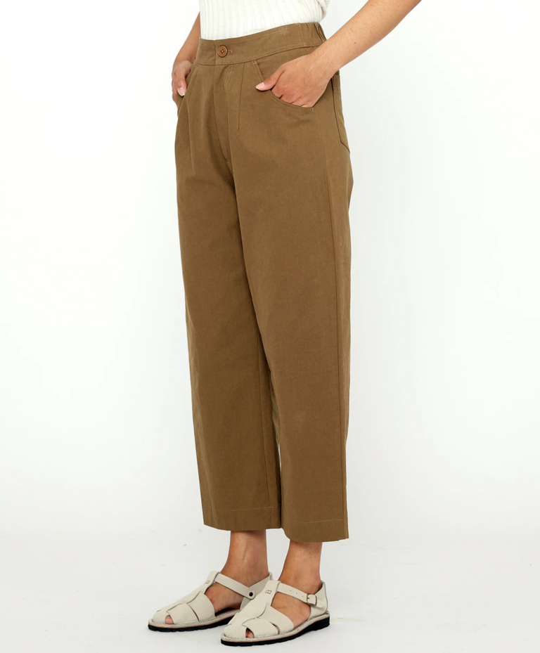 7115 Signature Curve Legged Trouser