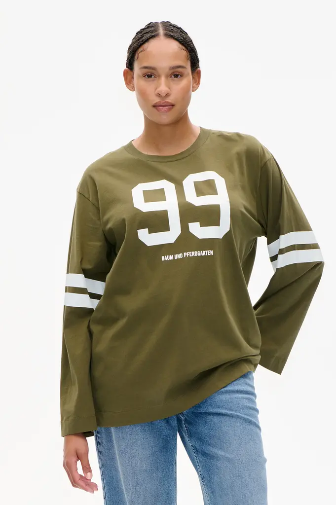 Baum und Pferdgarten jeevana Tshirt