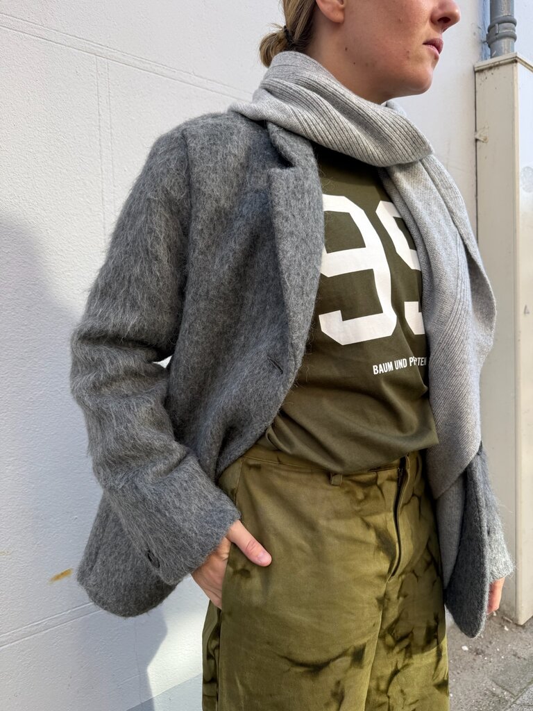 Baum und Pferdgarten jeevana Tshirt