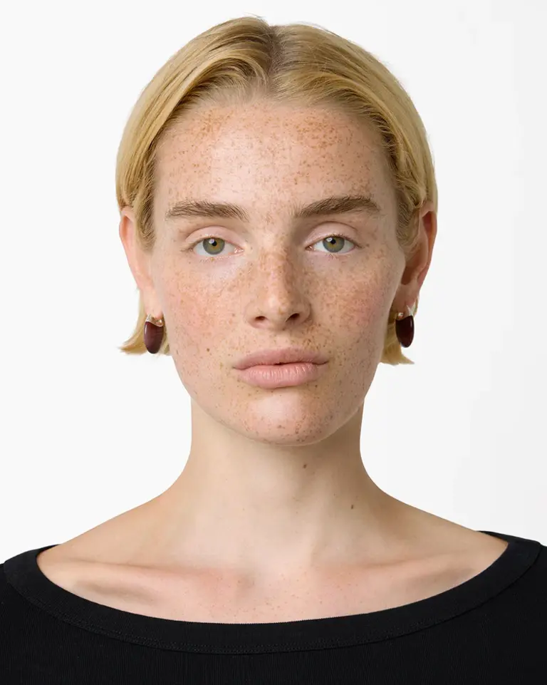 Lie Studio The Erin Earrings Silver Red Mookiate