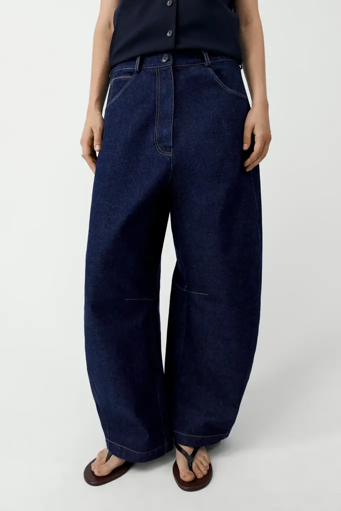 Cordera Curved Baggy Jeans
