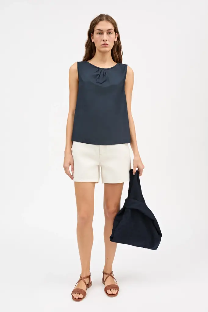 Skall Studio Amun Top