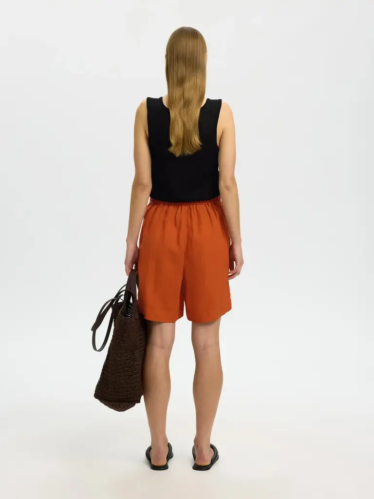 Selected Linna Short