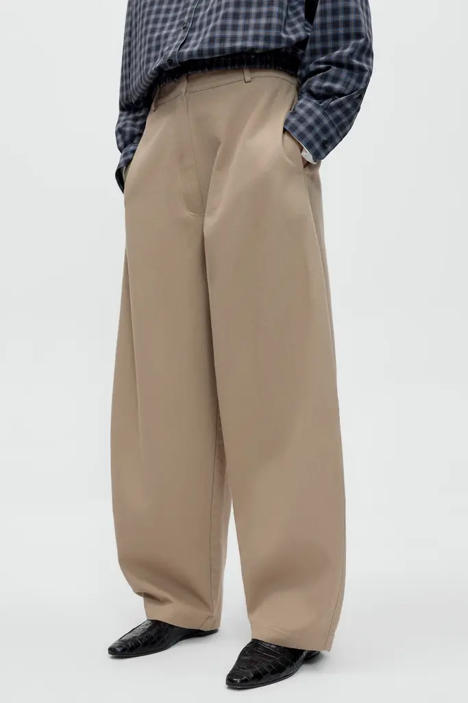 Cordera Cotton Curved Pants