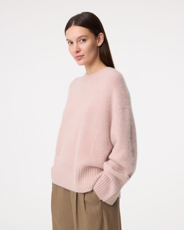 Knit-ted Wolf Pullover