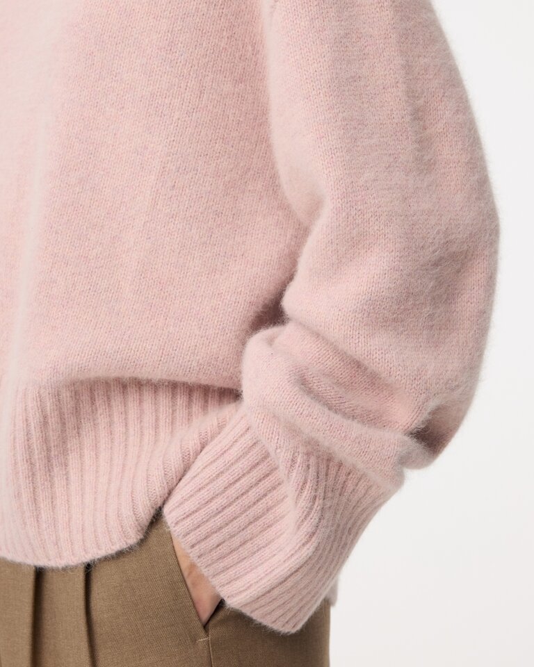 Knit-ted Wolf Pullover