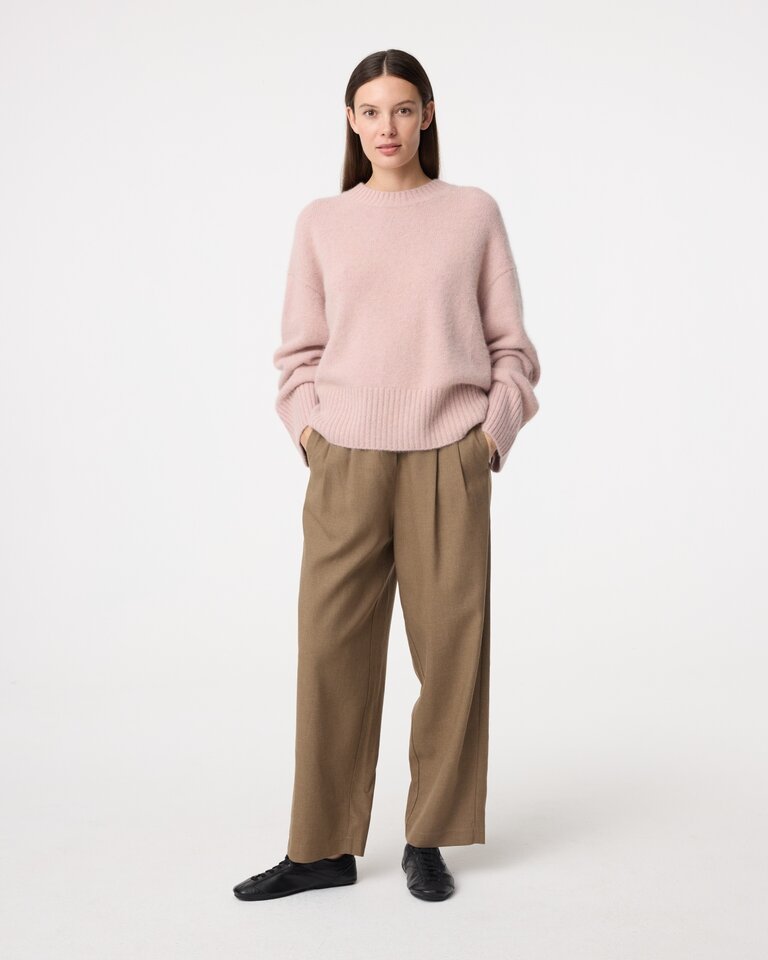Knit-ted Wolf Pullover