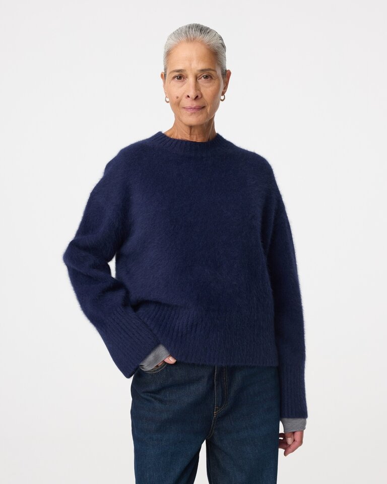 Knit-ted Wolf Pullover