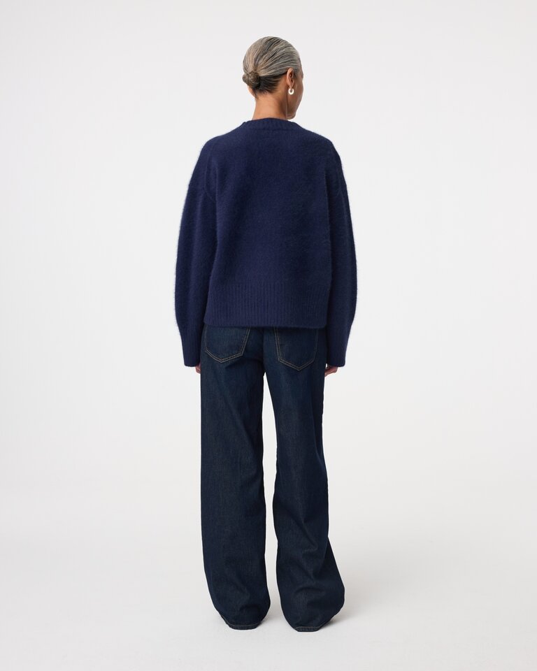 Knit-ted Wolf Pullover