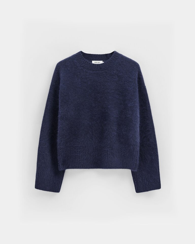Knit-ted Wolf Pullover
