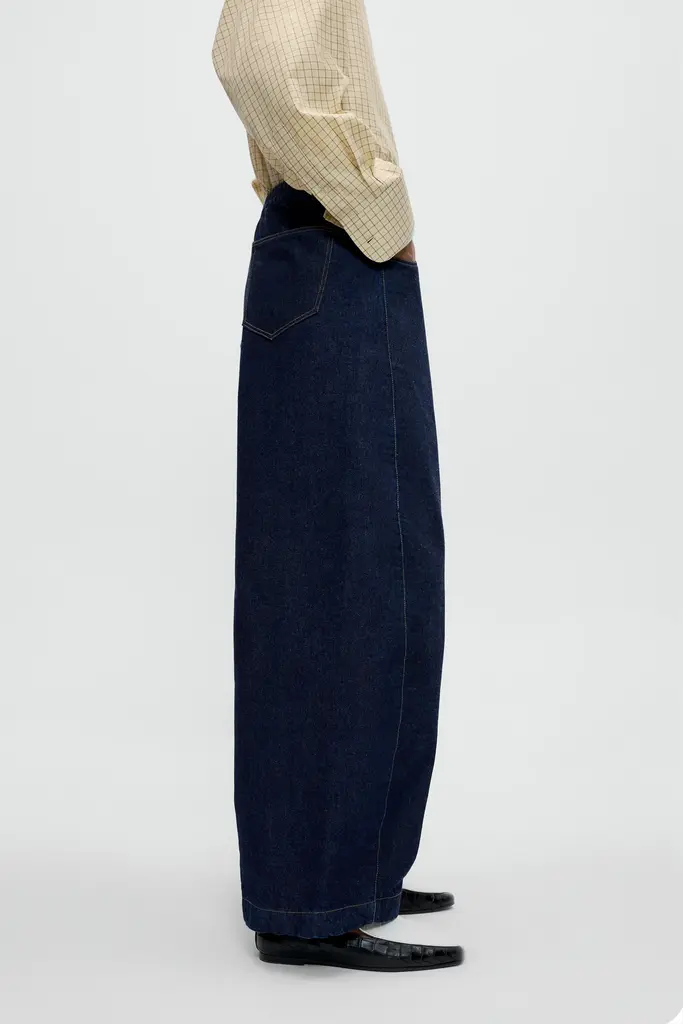 Cordera Curved Baggy Jeans