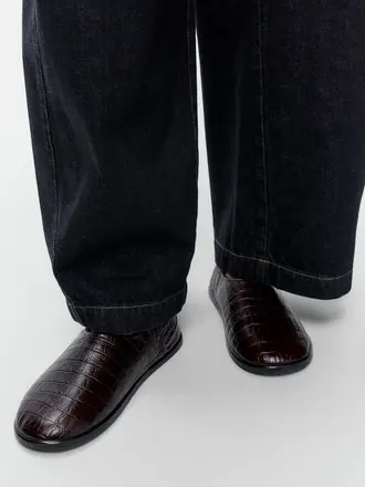Cordera Crocodile Slipper