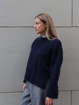 Gris Sartre Sweater