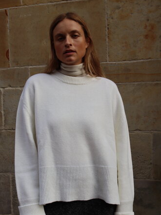 Gris Sartre Sweater