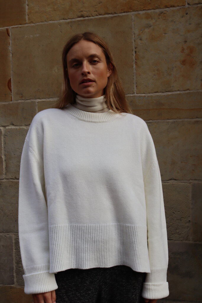 Gris Sartre Sweater