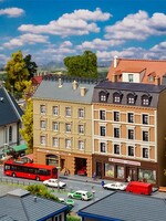 FALLER FALLER 232384 1/160 STADSHUIZEN MET APOTHEEK EN DELICATESSENZAAK