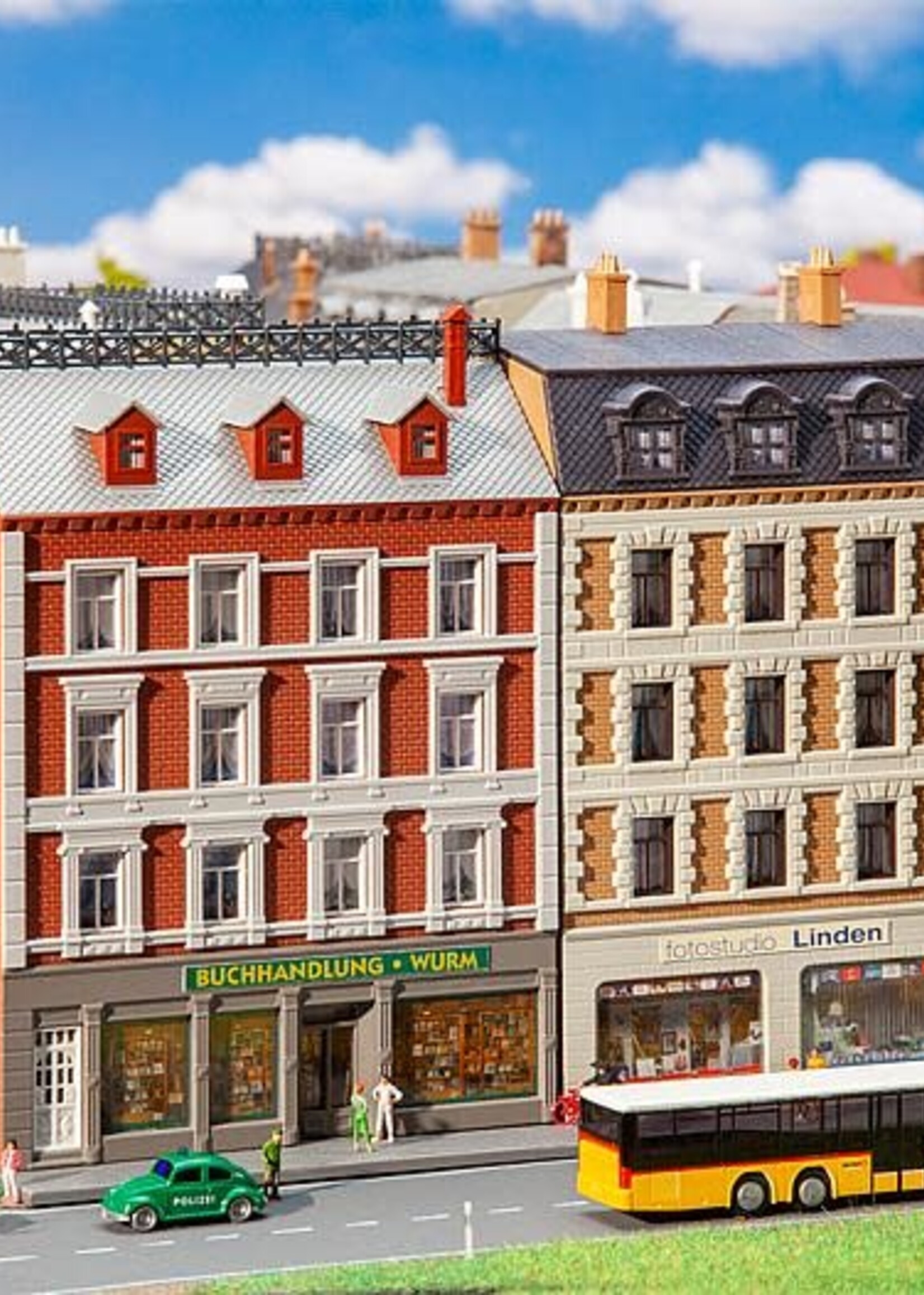 FALLER FALLER 232389 1/160 2 GERENOVEERDE STADSHUIZEN MET WINKELS
