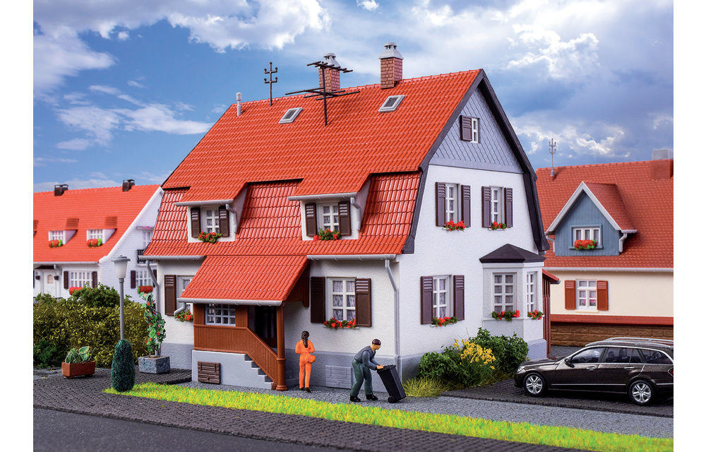38162 H0 WOHNHAUS MIT ERKER