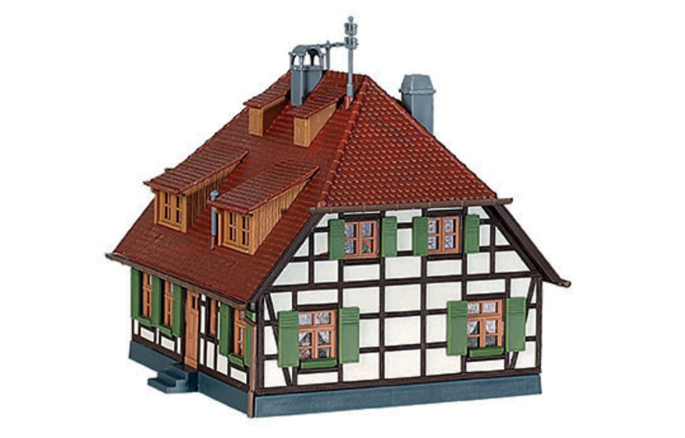 38165 H0 FACHWERK BAUERNHAUS