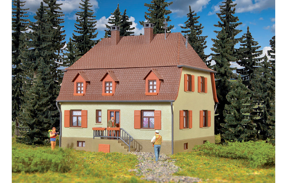 38166 H0 WOHNHAUS WALMDACH