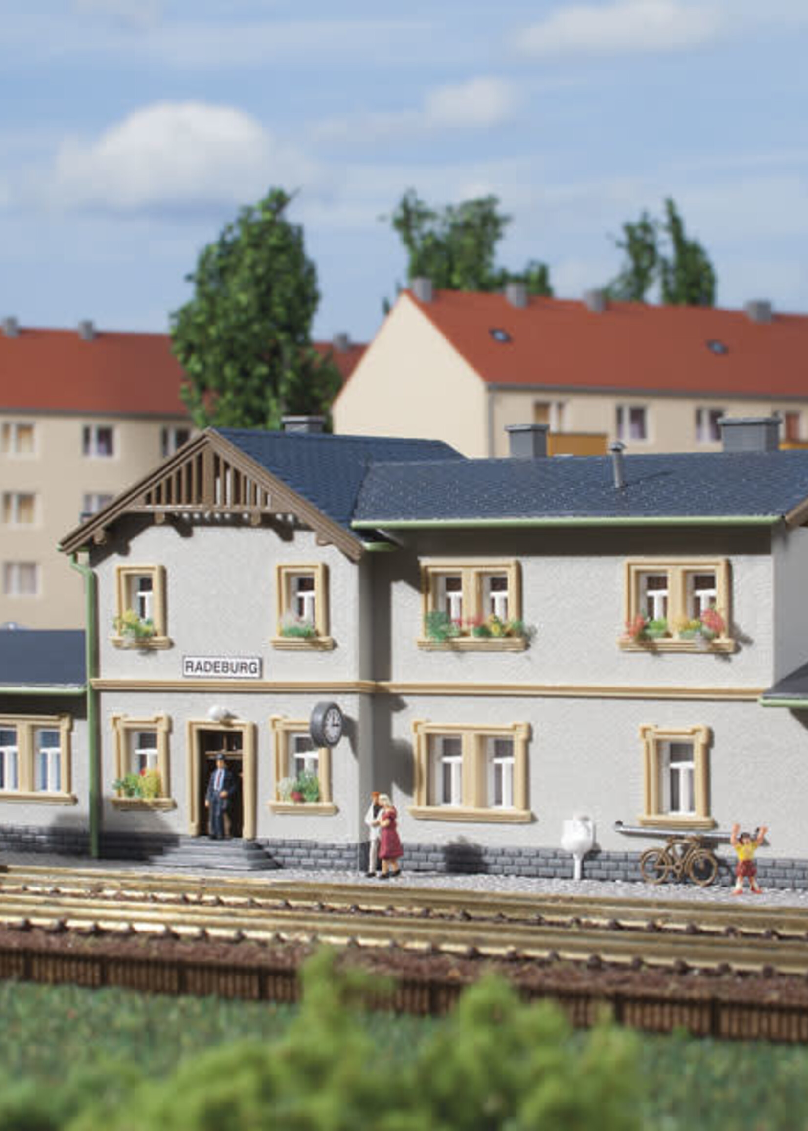 Auhagen AU14453 Bahnhof Radeburg 237x87x66 mm(N)