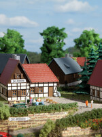 Auhagen AU14457 Gasthaus zur Schmiede 100x82x60 mm; 92x59x60 mm(N)