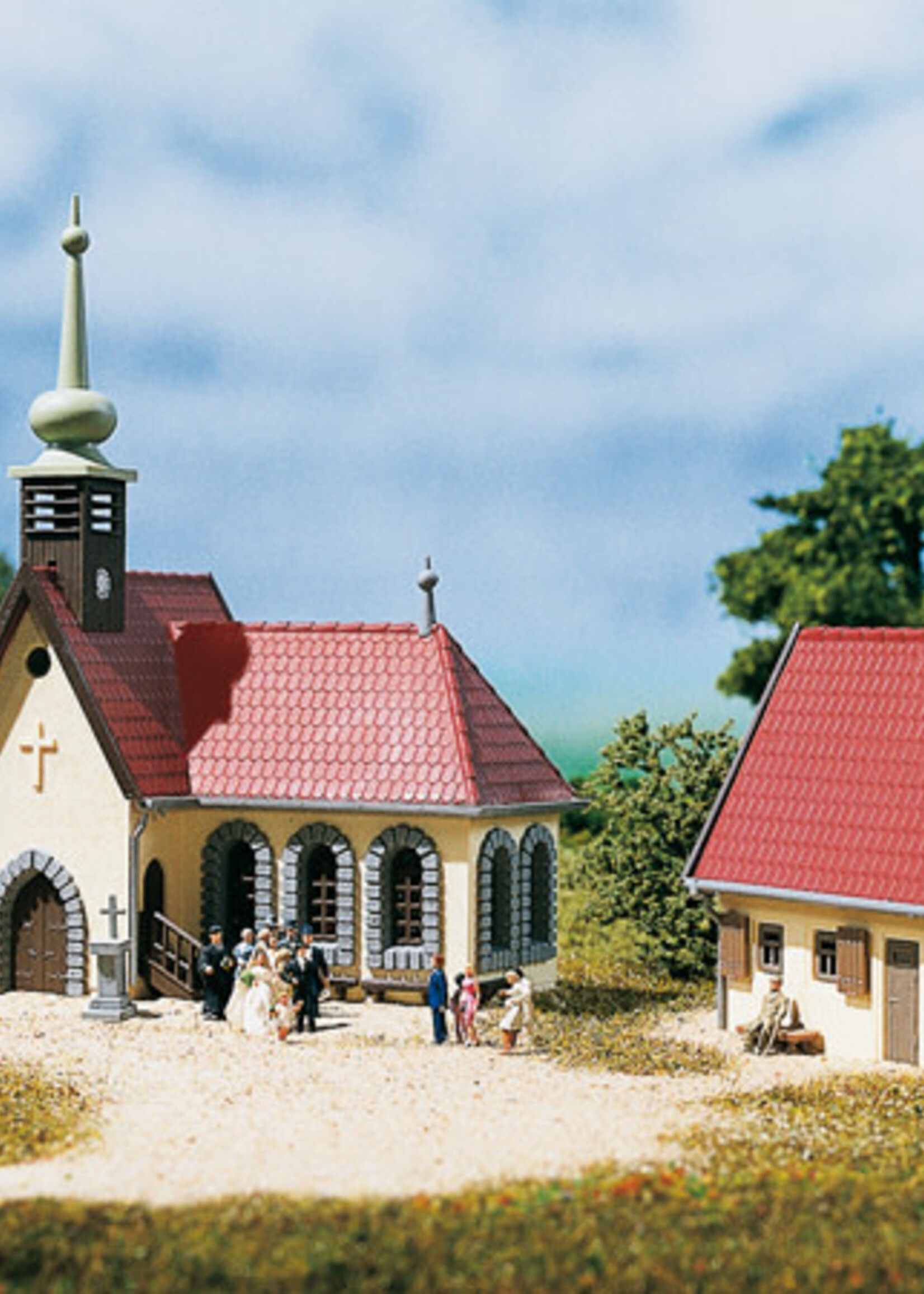 Auhagen AU14461 Dorfkirche mit Pfarrhaus 100x82x115 mm;92x59x60 mm(N)