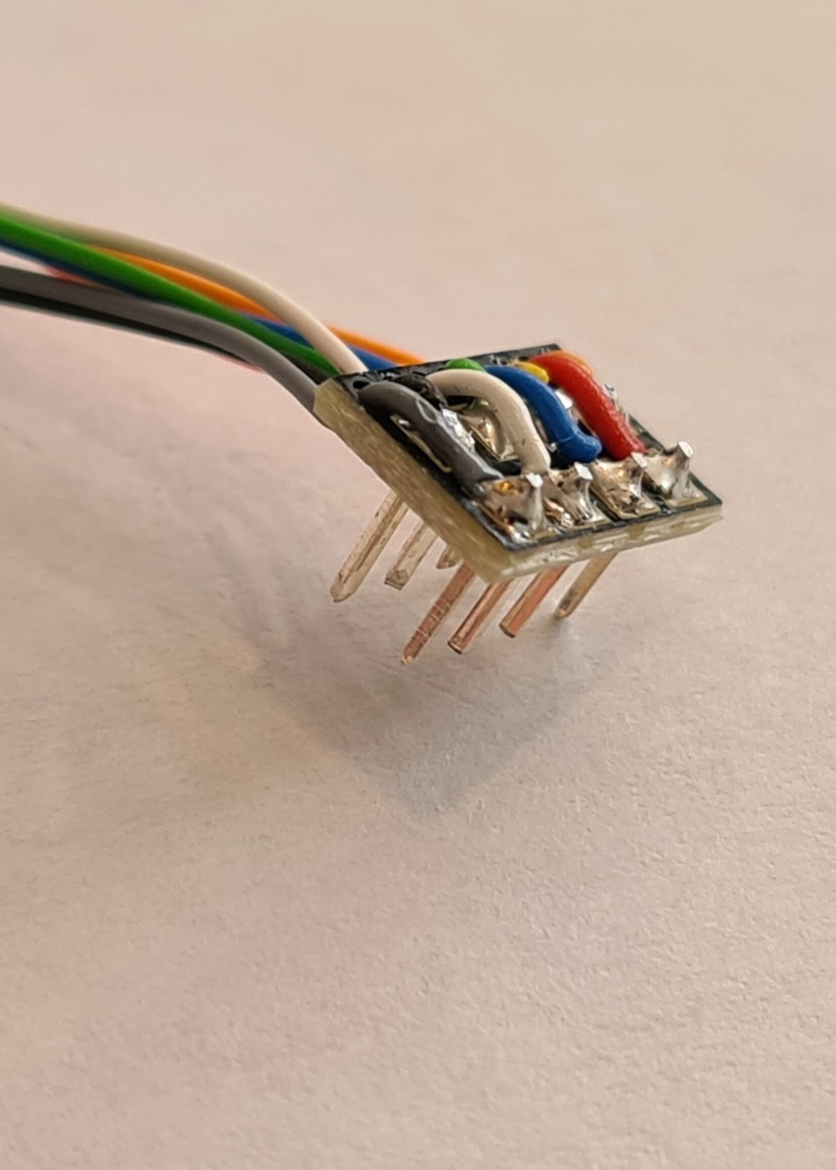 TrainOMatic NEM 652 Adapter bedraad