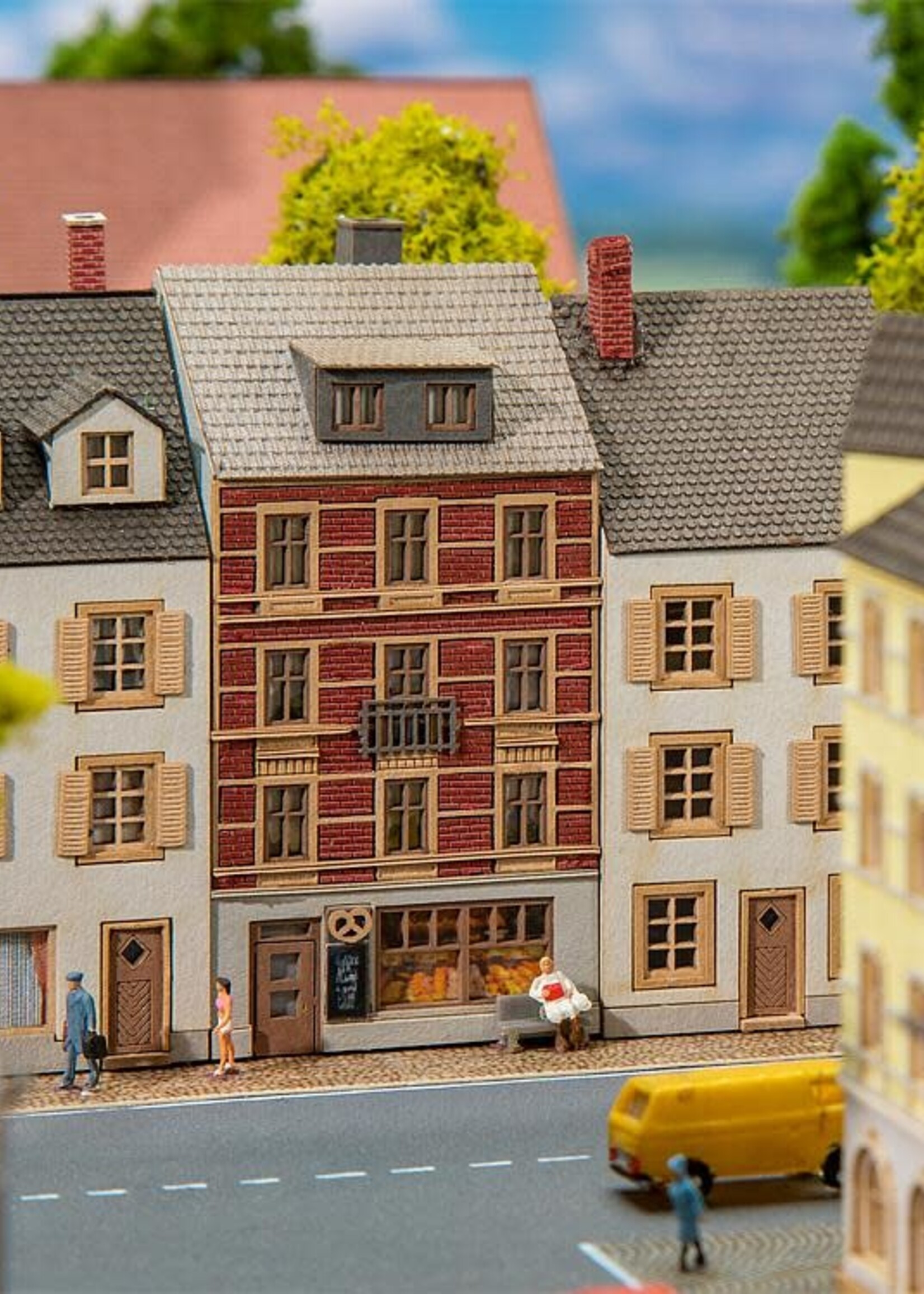 FALLER FALLER 282792 1/220 STADHUIS MET BAKKERIJ (2/22) *