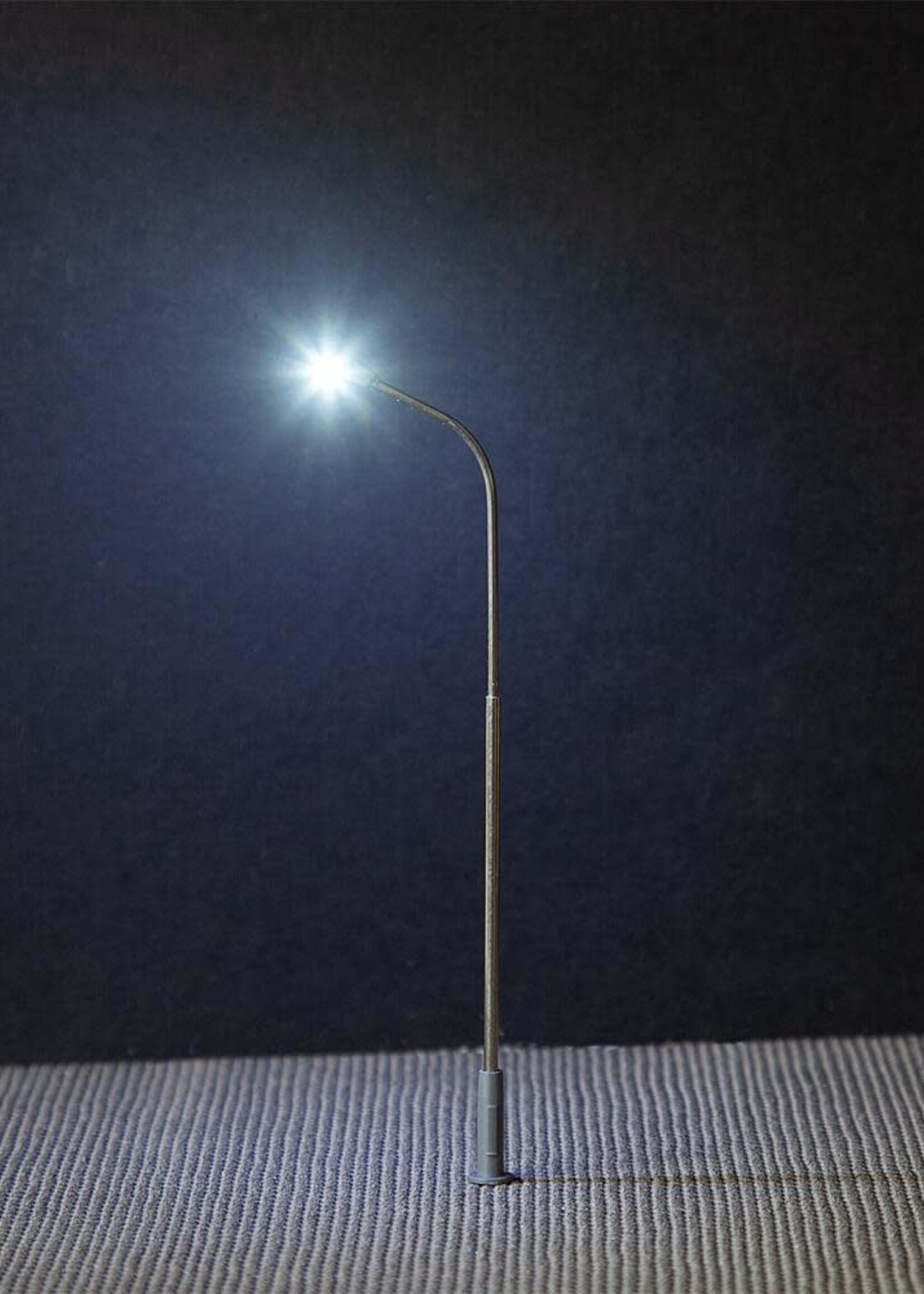 FALLER FALLER 180100 1/87 LED-STRAATVERLICHT. GEBOGEN STRAATLANTAARN 3X