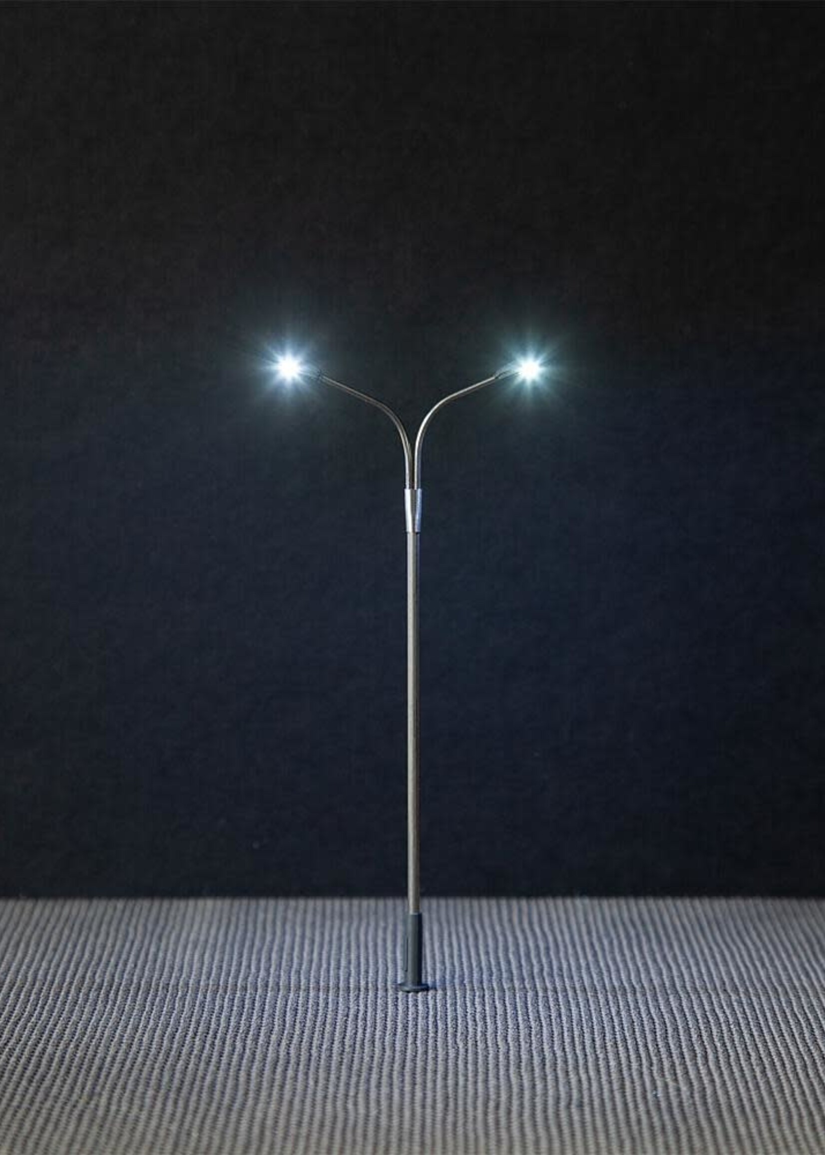 FALLER FALLER 180101 1/87 LED-STRAATVERLICHT. GEBOGEN STRAATLANTAARN 3X