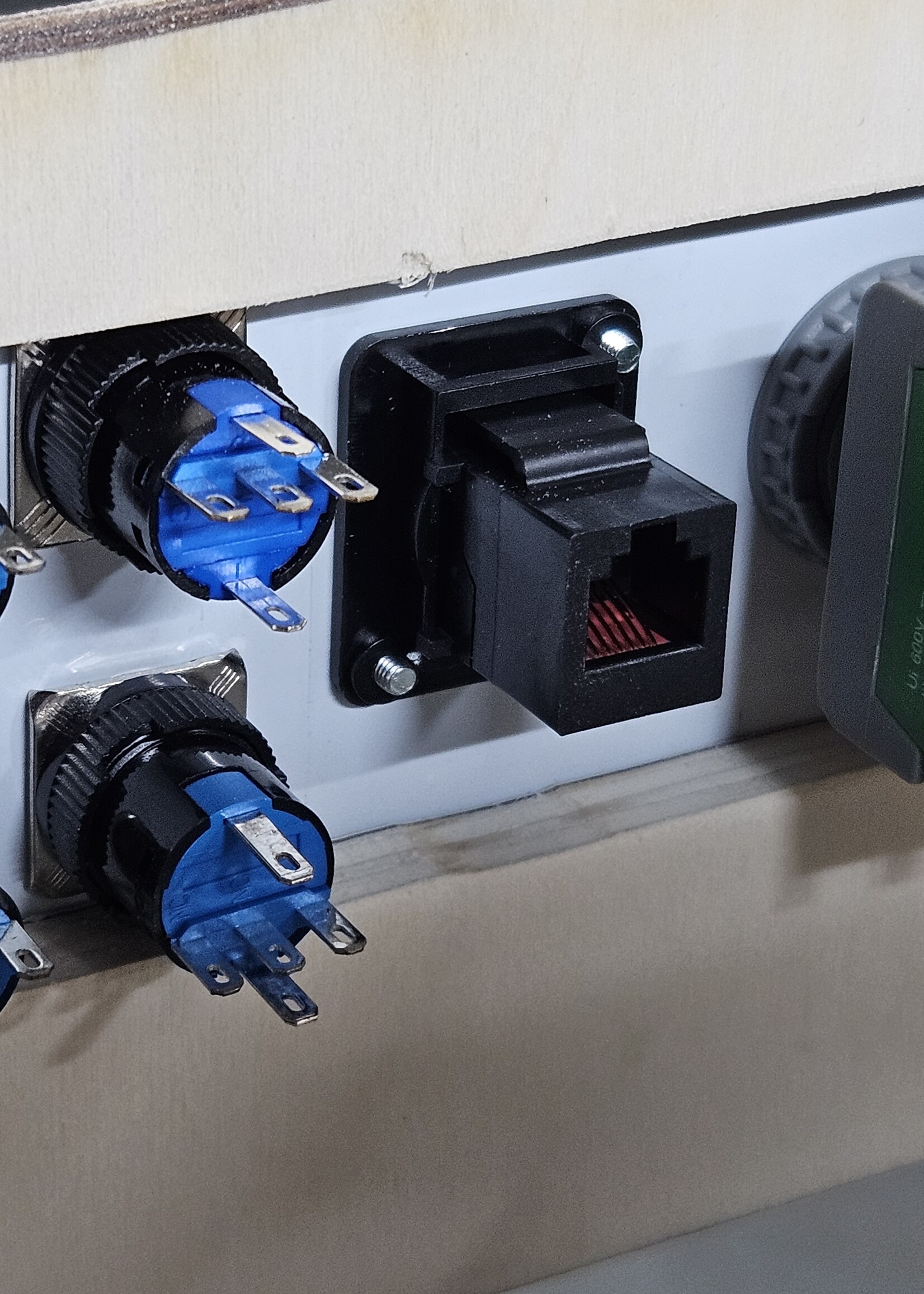 DTS DTS iTrain control panel