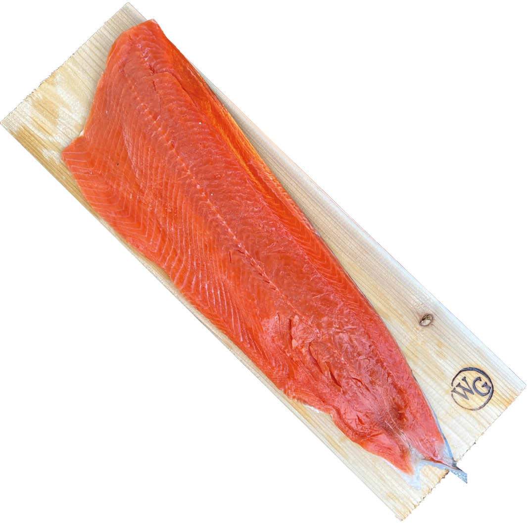 Zijde wilde zalm Sockeye en Cedarrookplank