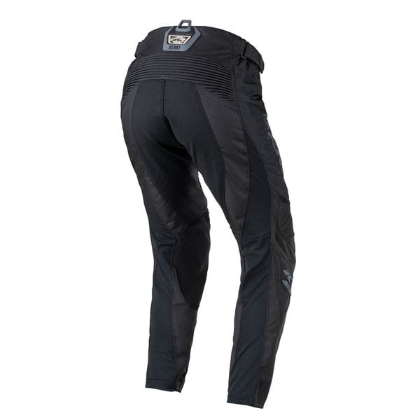 Titanium Pants Solid Black size 40 2023